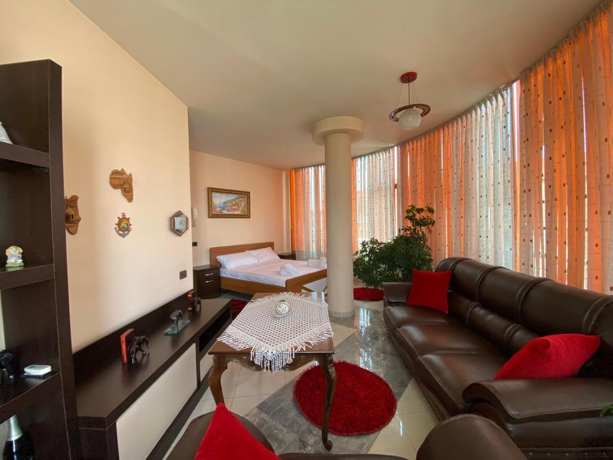 Hotel W Bush Square Fushe-Kruje Екстериор снимка