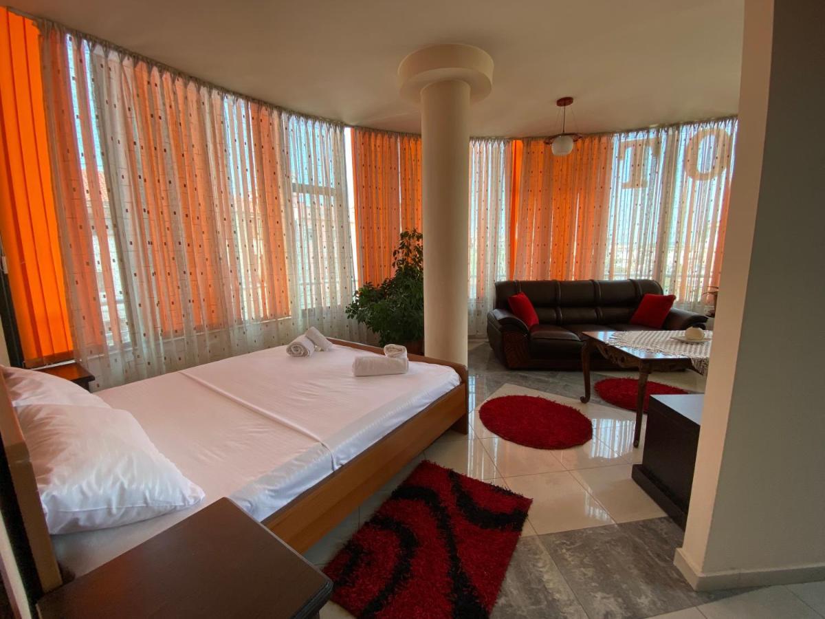 Hotel W Bush Square Fushe-Kruje Екстериор снимка